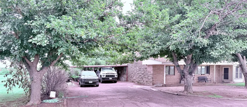 1809 Crowell Highway Quanah, TX 79252