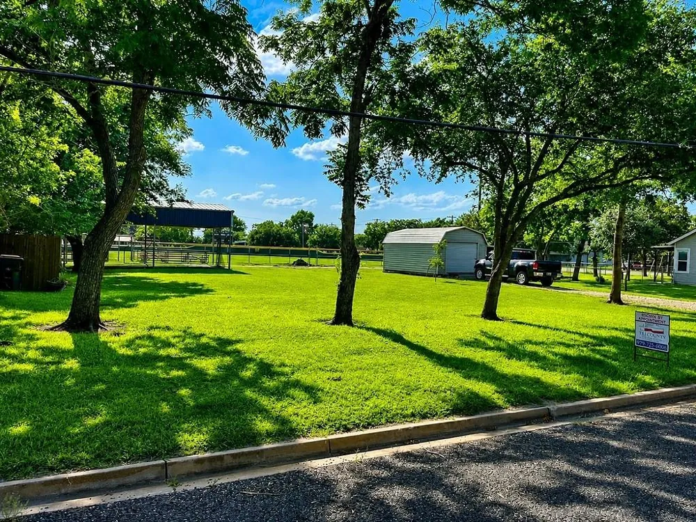 North Summit Street Weimar, TX 78962