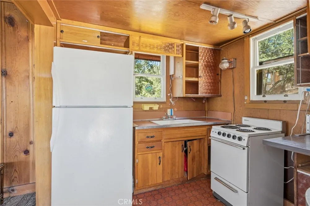 24759 Schaffer Drive Idyllwild, CA 92549