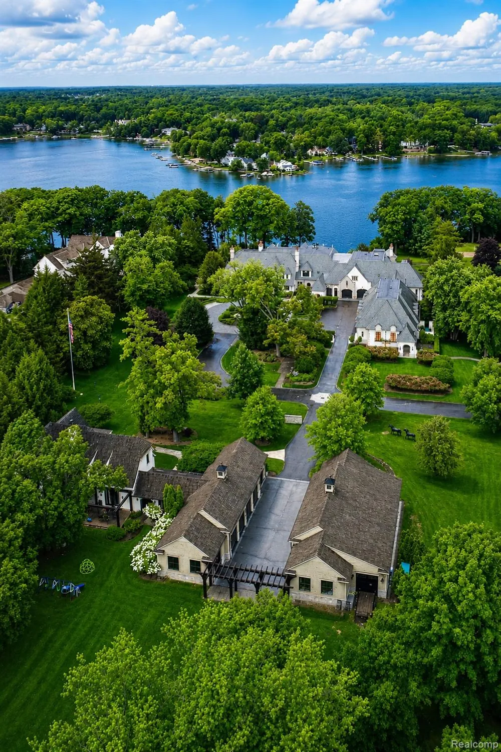 5400 Pontiac Trail Orchard Lake Village City, MI 48323