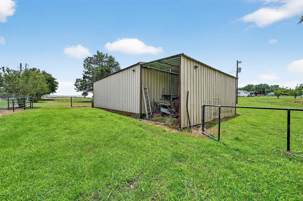929 County Line Church Road Whitesboro, TX 76273