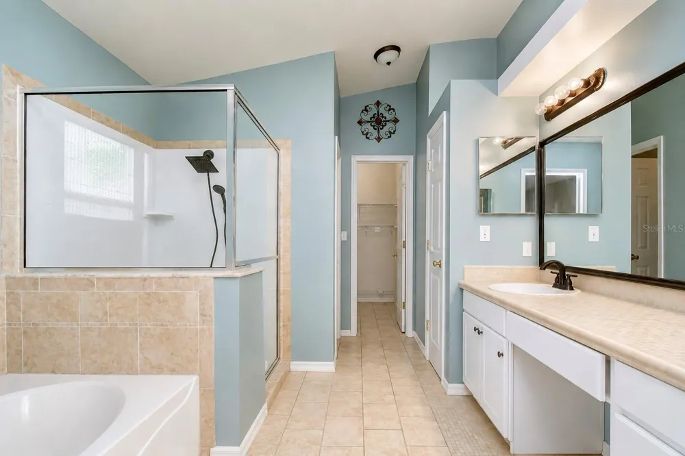 4822 PORTOBELLO CIRCLE Valrico, FL 33596