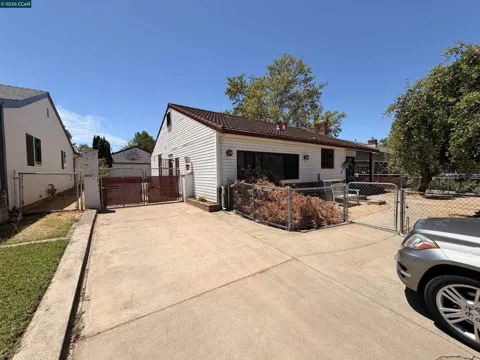 3732 Kings Way