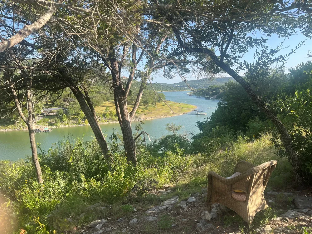 11403 Lakeside Drive Jonestown, TX 78645