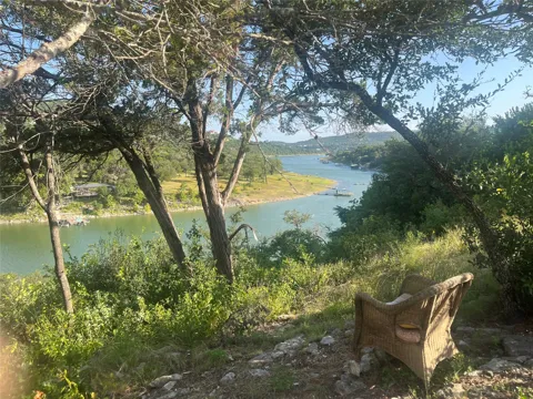 11403 Lakeside Drive