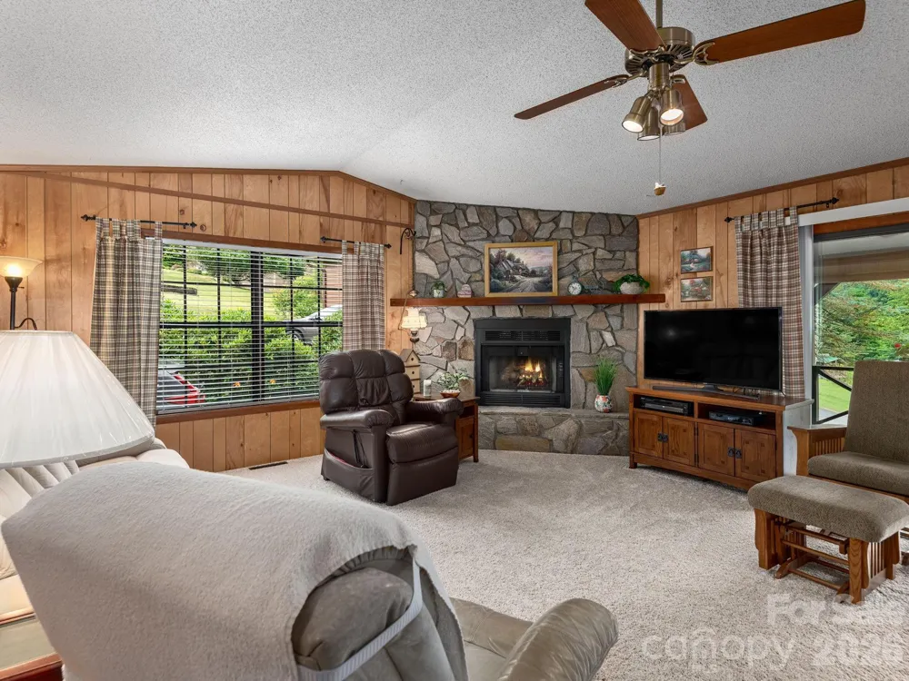 85 Hillcrest Road Maggie Valley, NC 28751