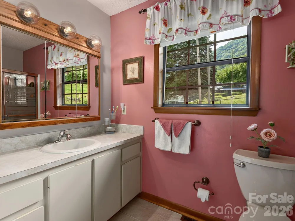 85 Hillcrest Road Maggie Valley, NC 28751