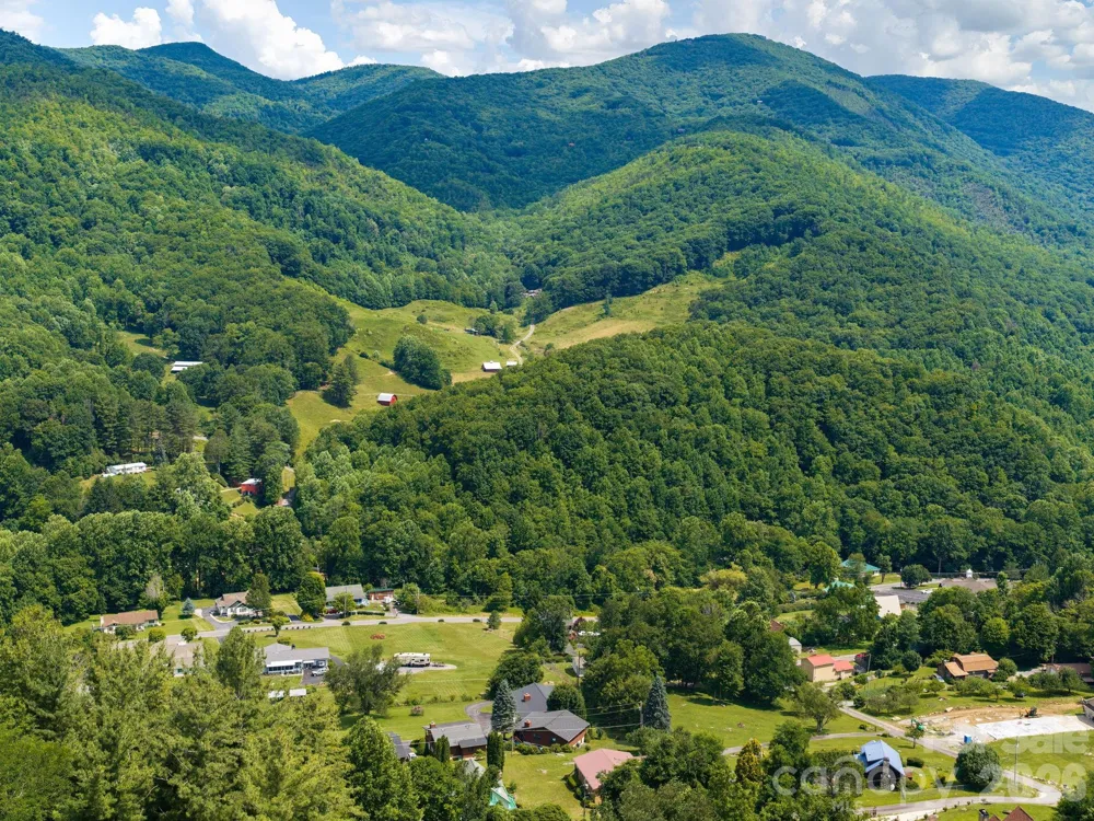 85 Hillcrest Road Maggie Valley, NC 28751