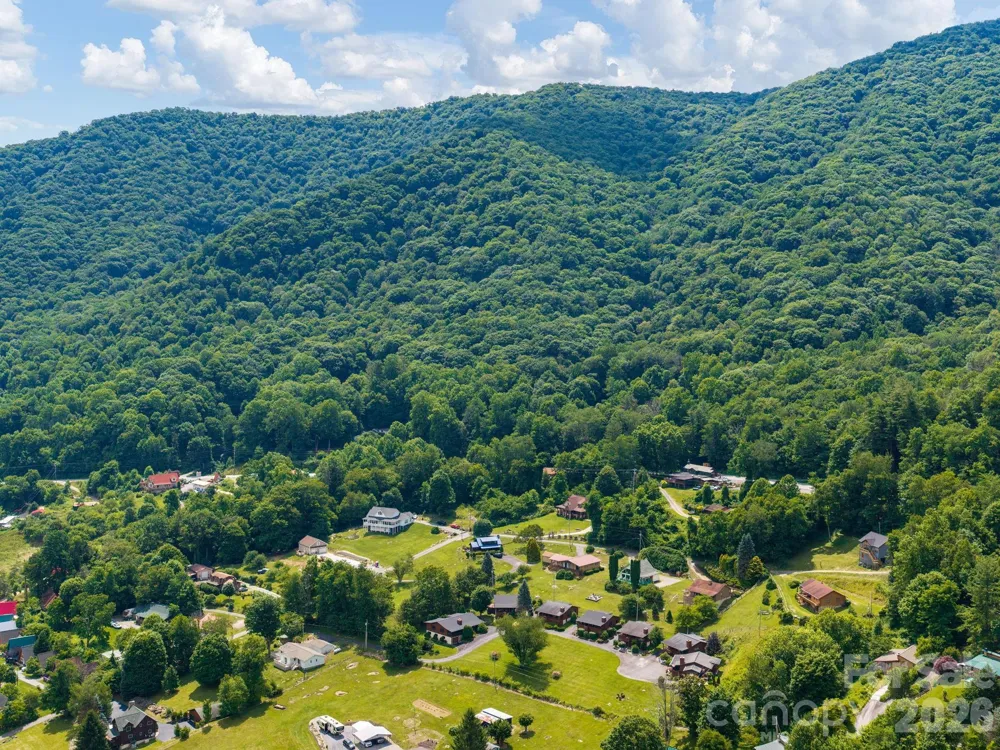 85 Hillcrest Road Maggie Valley, NC 28751