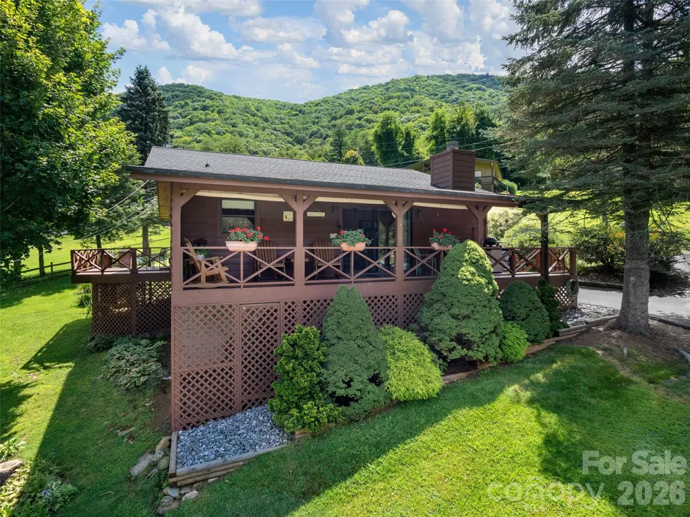 85 Hillcrest Road Maggie Valley, NC 28751