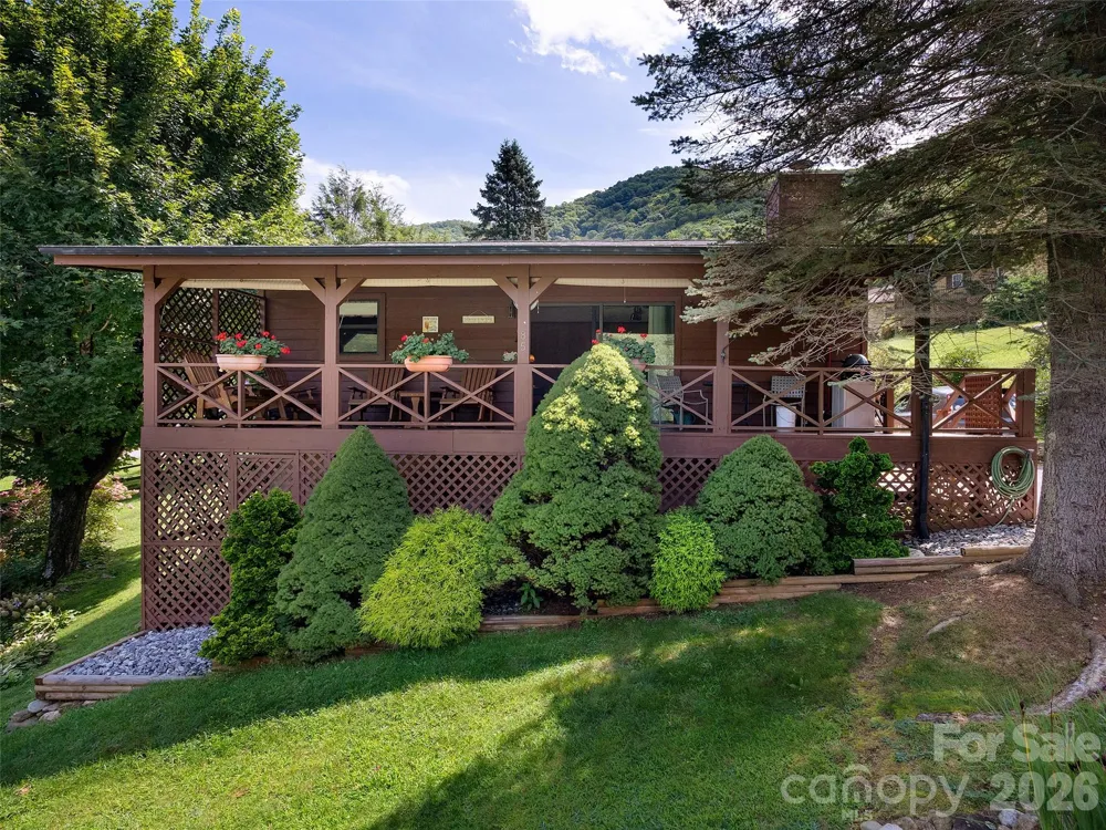 85 Hillcrest Road Maggie Valley, NC 28751
