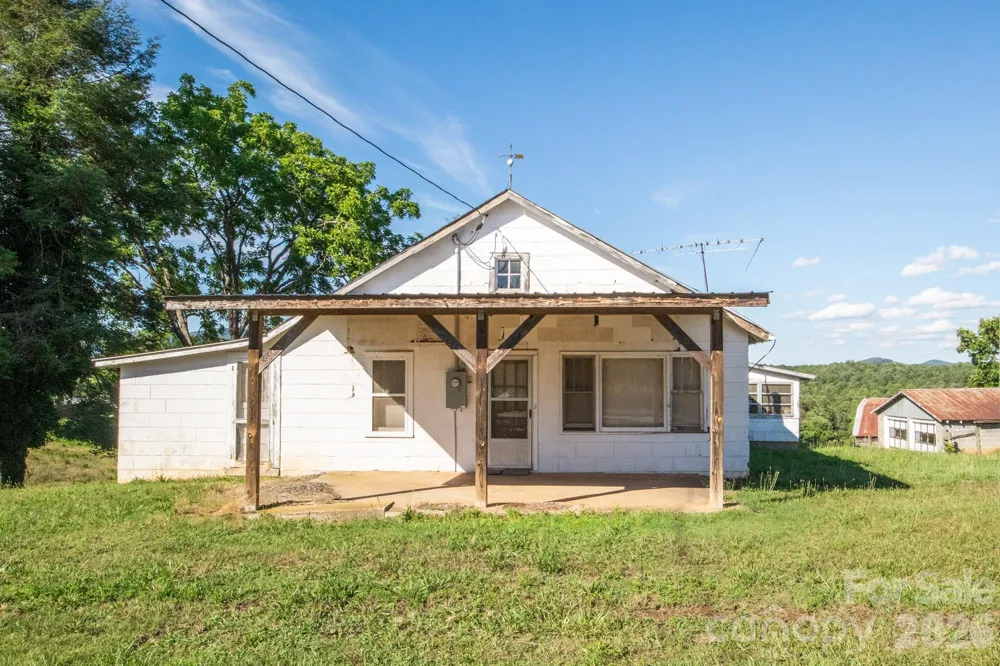 1779 Round Hill Church Road Traphill, NC 28685