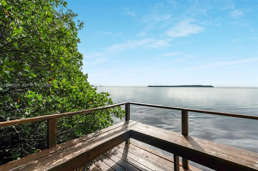 6230 Paradise Point Dr #6230 Palmetto Bay, FL 33157