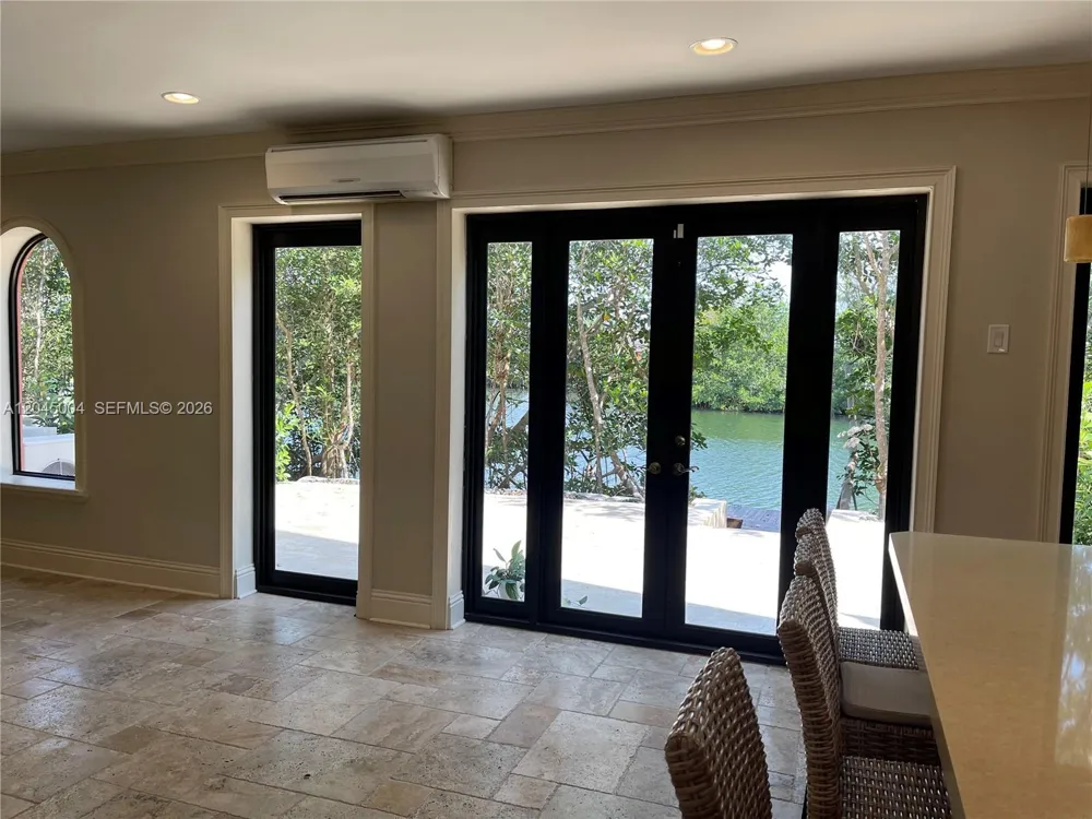 6230 Paradise Point Dr #6230 Palmetto Bay, FL 33157