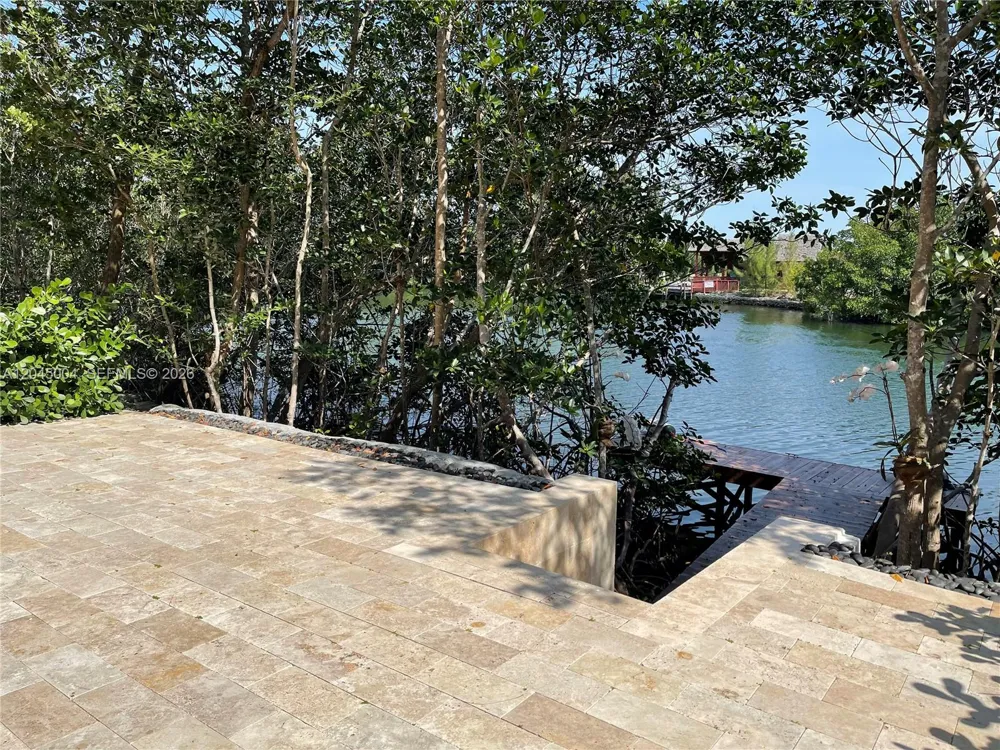 6230 Paradise Point Dr #6230 Palmetto Bay, FL 33157