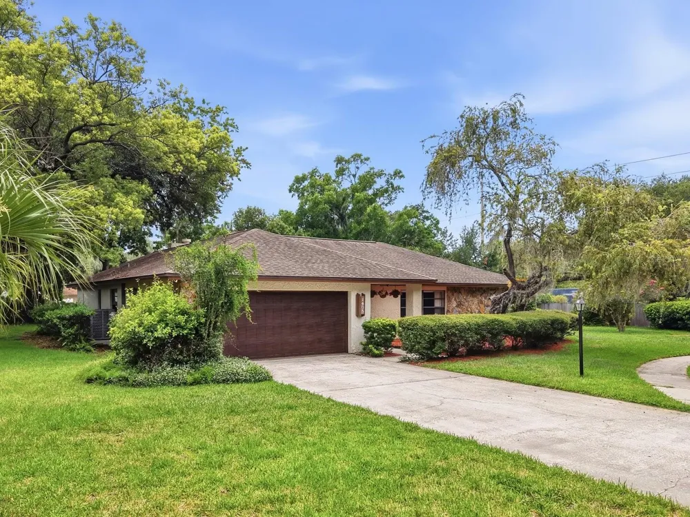 1405 LAUREL COURT Plant City, FL 33563