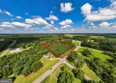 2.8 +/- ACRES Pineway HWY