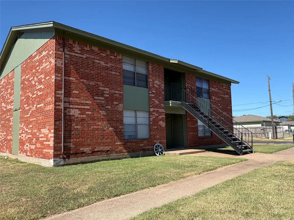 1714 Short Street #D Cleburne, TX 76033