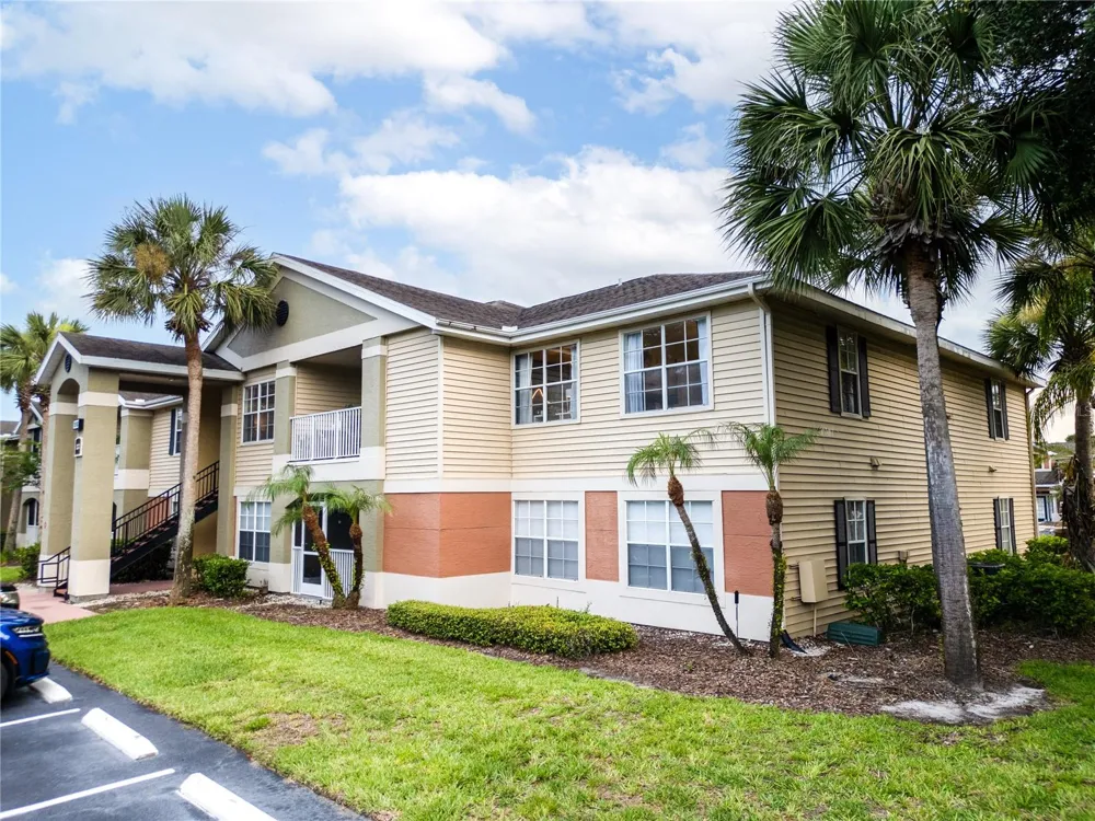 1910 SUMMER CLUB DRIVE #212 Oviedo, FL 32765