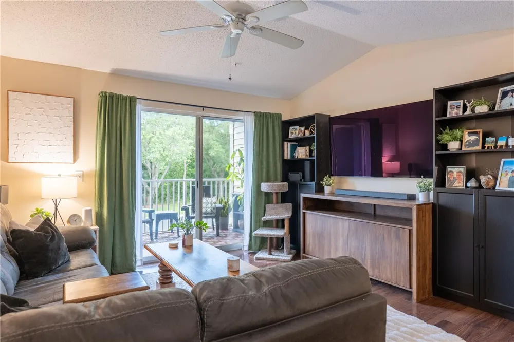 1910 SUMMER CLUB DRIVE #212 Oviedo, FL 32765
