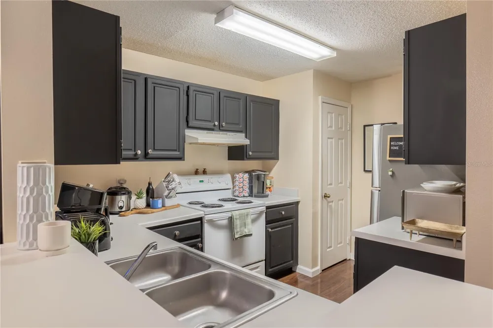 1910 SUMMER CLUB DRIVE #212 Oviedo, FL 32765