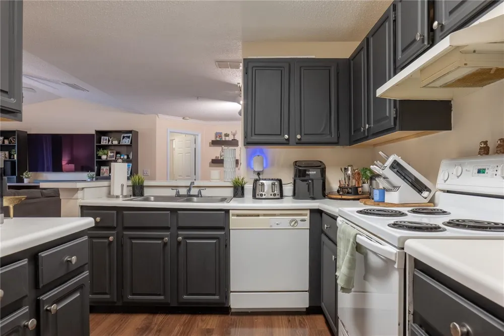 1910 SUMMER CLUB DRIVE #212 Oviedo, FL 32765