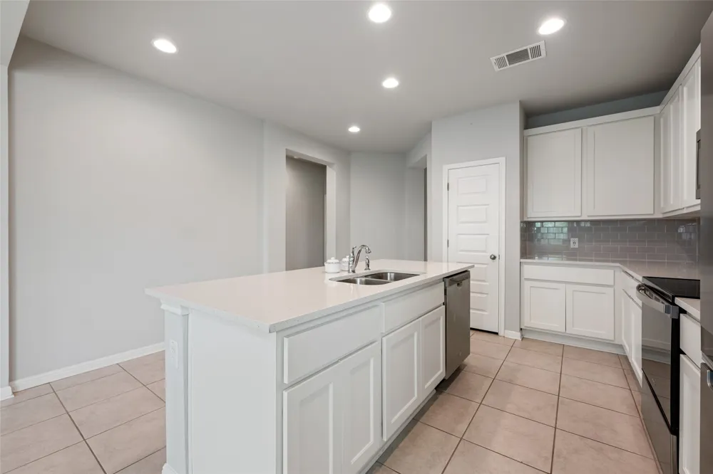 101 Quiet Man Drive Jarrell, TX 76537