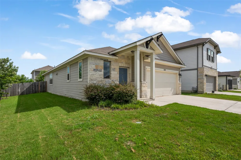 101 Quiet Man Drive Jarrell, TX 76537