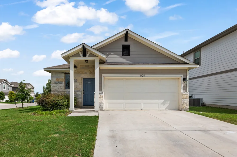 101 Quiet Man Drive Jarrell, TX 76537