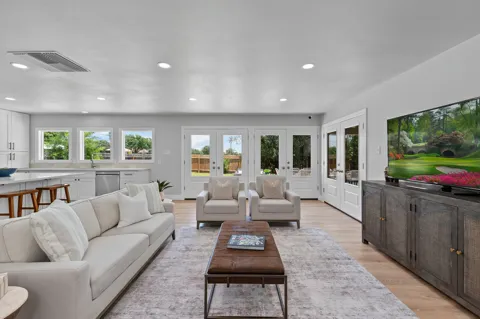 902 Dove Cove