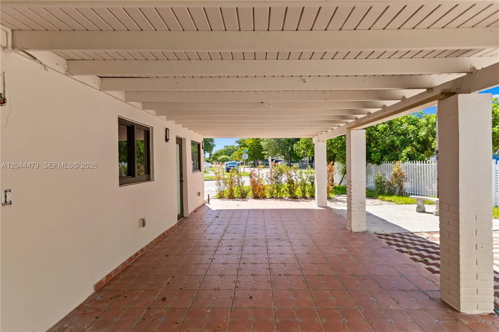 191 SE 6th Ave Hialeah, FL 33010