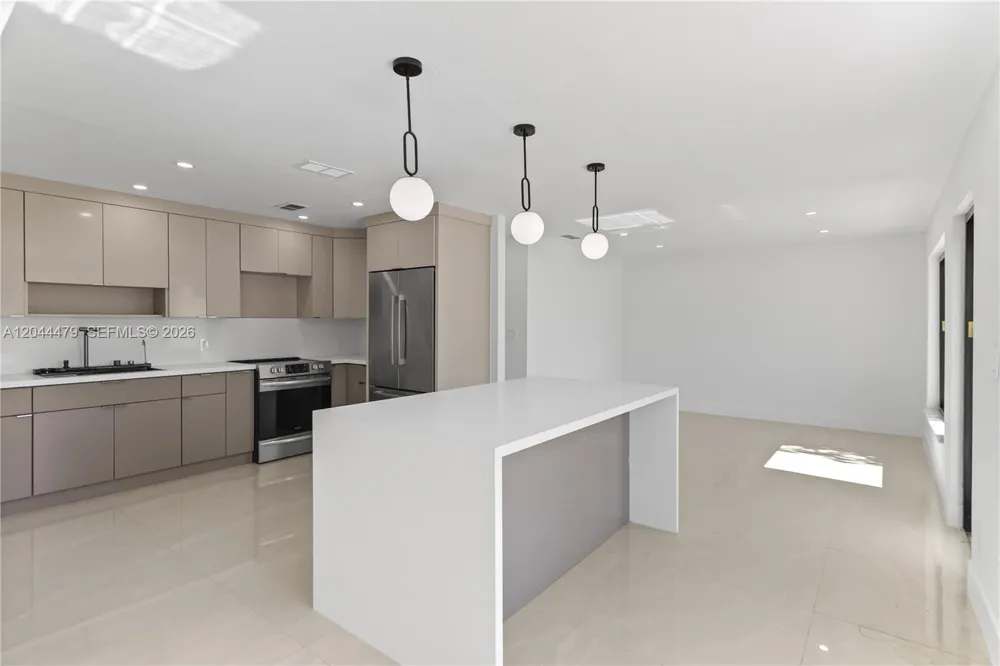 191 SE 6th Ave Hialeah, FL 33010