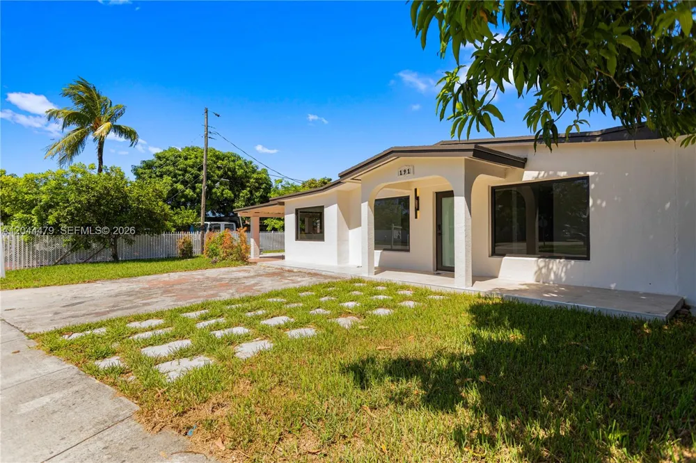 191 SE 6th Ave Hialeah, FL 33010