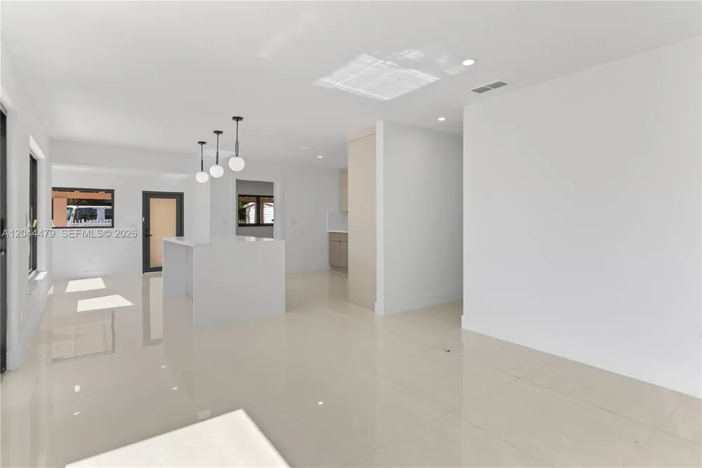 191 SE 6th Ave Hialeah, FL 33010