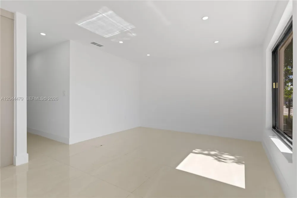 191 SE 6th Ave Hialeah, FL 33010