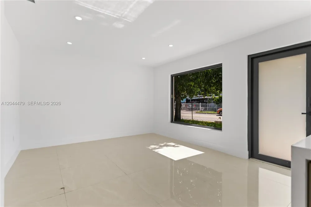 191 SE 6th Ave Hialeah, FL 33010