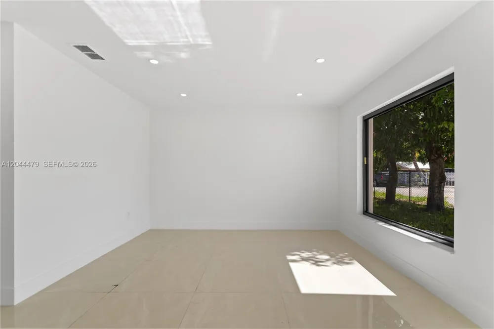 191 SE 6th Ave Hialeah, FL 33010