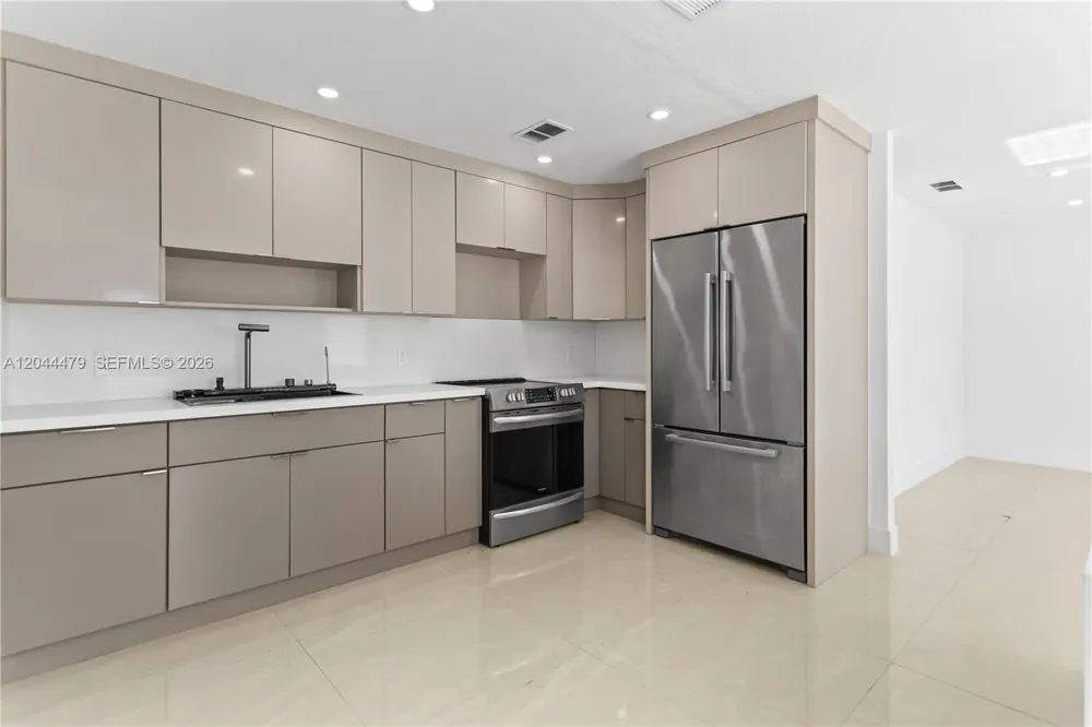 191 SE 6th Ave Hialeah, FL 33010