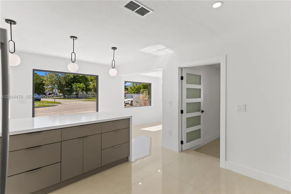 191 SE 6th Ave Hialeah, FL 33010