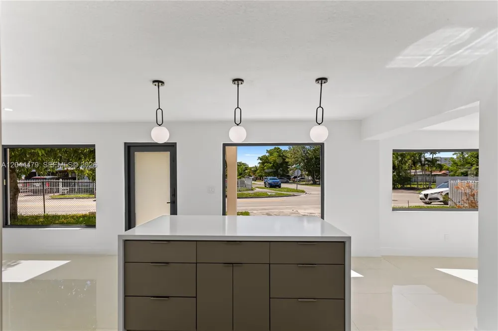 191 SE 6th Ave Hialeah, FL 33010