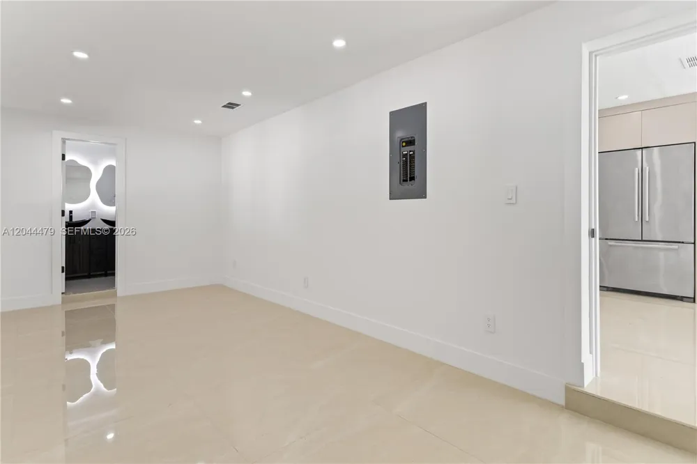 191 SE 6th Ave Hialeah, FL 33010