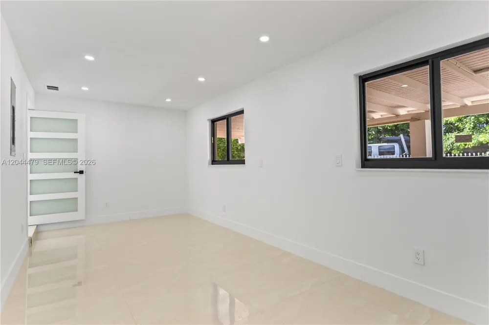 191 SE 6th Ave Hialeah, FL 33010