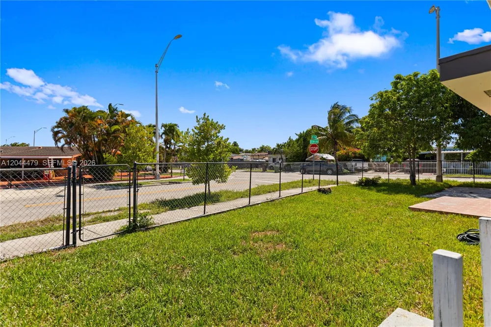 191 SE 6th Ave Hialeah, FL 33010