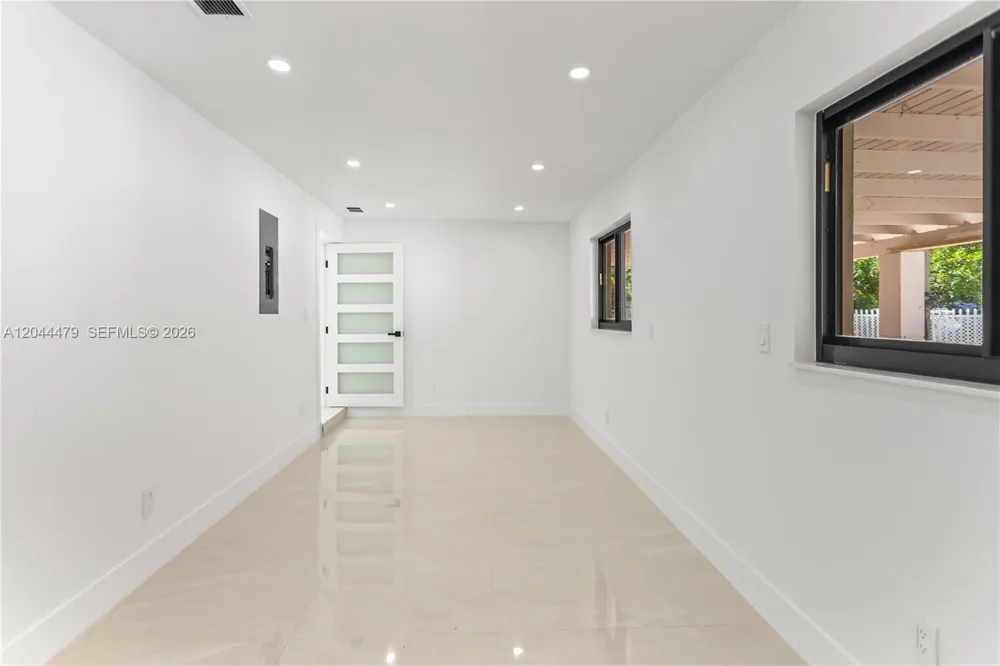 191 SE 6th Ave Hialeah, FL 33010