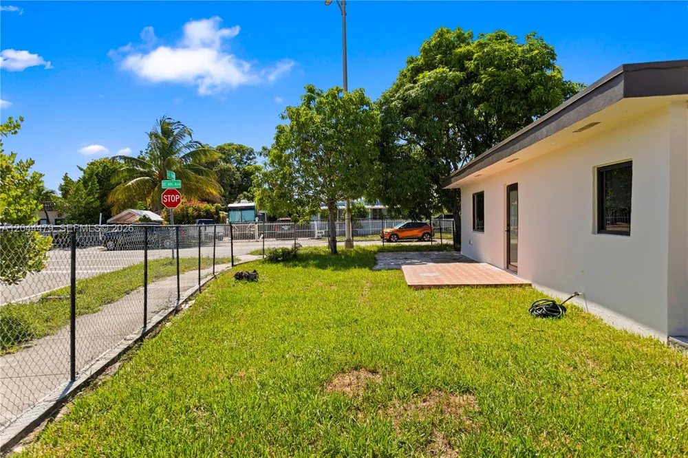 191 SE 6th Ave Hialeah, FL 33010