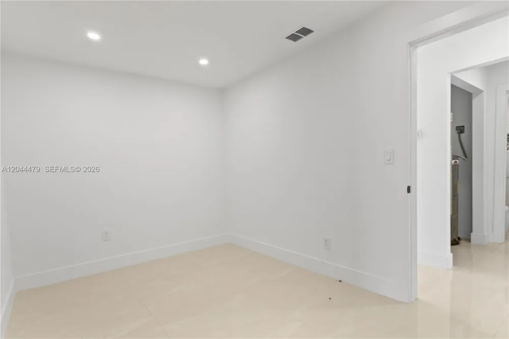 191 SE 6th Ave Hialeah, FL 33010