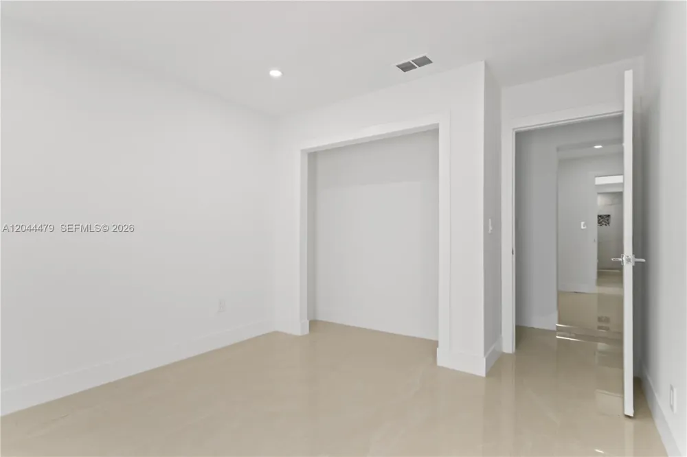 191 SE 6th Ave Hialeah, FL 33010