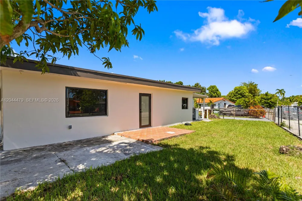 191 SE 6th Ave Hialeah, FL 33010