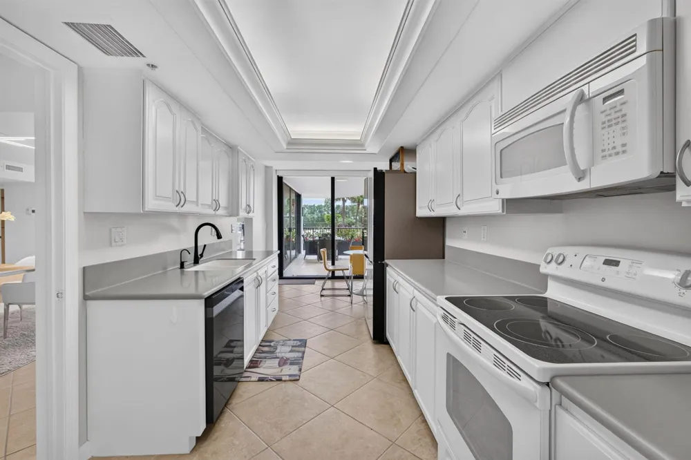 3440 S Ocean Boulevard #105s Palm Beach, FL 33480