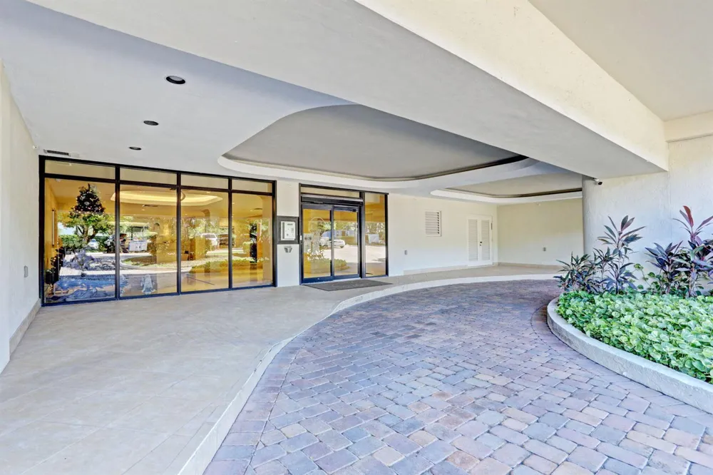 3440 S Ocean Boulevard #105s Palm Beach, FL 33480